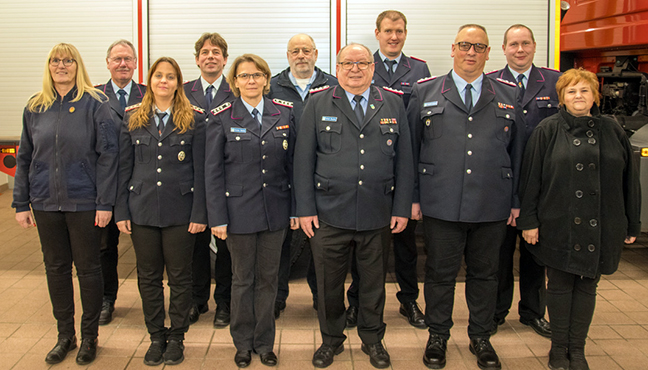 hinten v.l.: Werner Köppen, Christoph Paartz, Rainer Gronemann, Alexander Wessollek, Patrick Malchow, vorne h.l.: Carola Harneid, Nicole Linke, Kirsten Gleitze, Ulrich Beutler, Benjamin Lehmann, Marion Hesse hinten v.l.: Werner Köppen, Christoph Paartz, Rainer Gronemann, Alexander Wessollek, Patrick Malchow, vorne h.l.: Carola Harneid, Nicole Linke, Kirsten Gleitze, Ulrich Beutler, Benjamin Lehmann, Marion Hesse